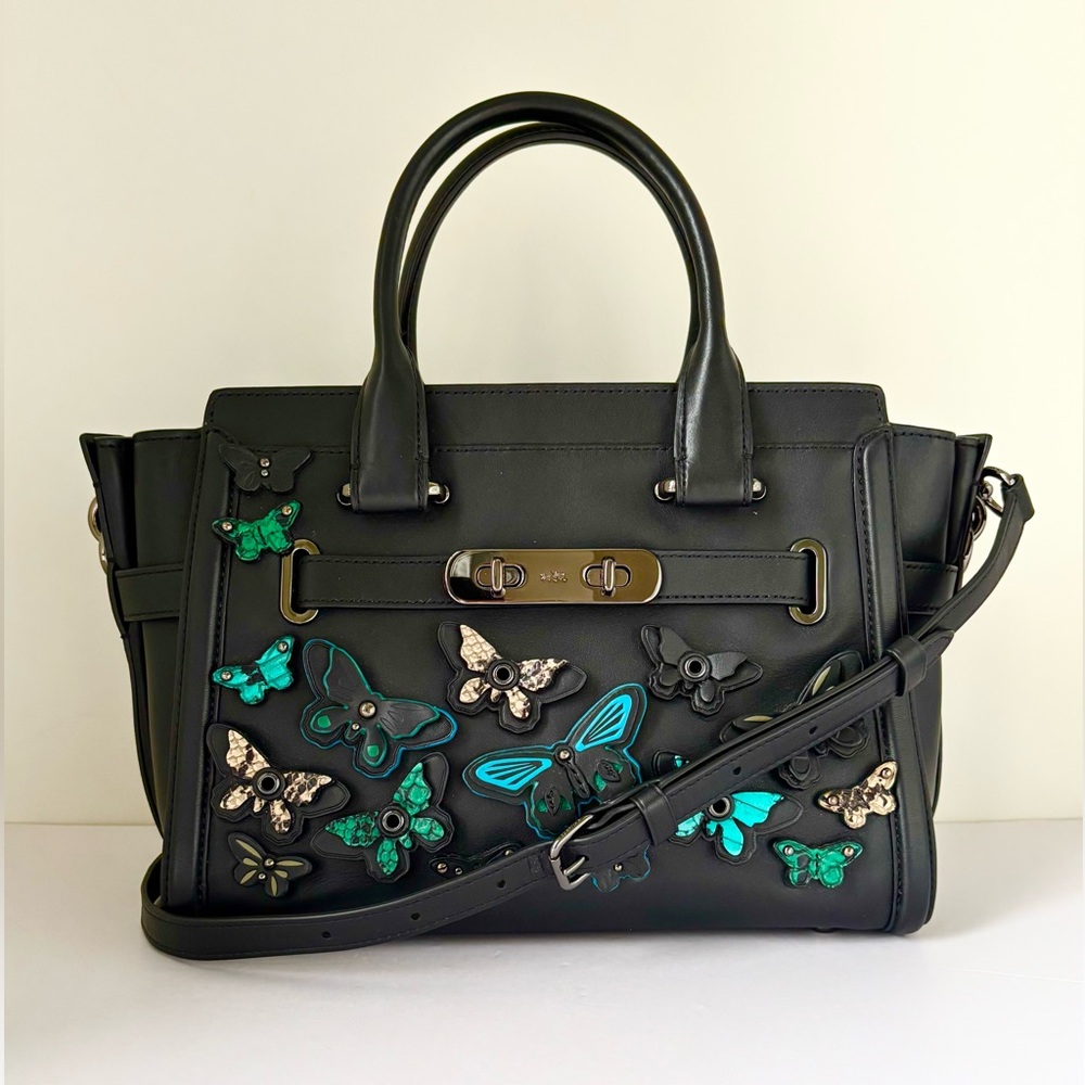 COACH Butterfly Applique Swagger 27 in Glovetanned Leather Black